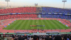 تبلیغات پروژه کلاهبرداری E۲C روی لباس استقلال و پرسپولیس در دربی ۸۹ !