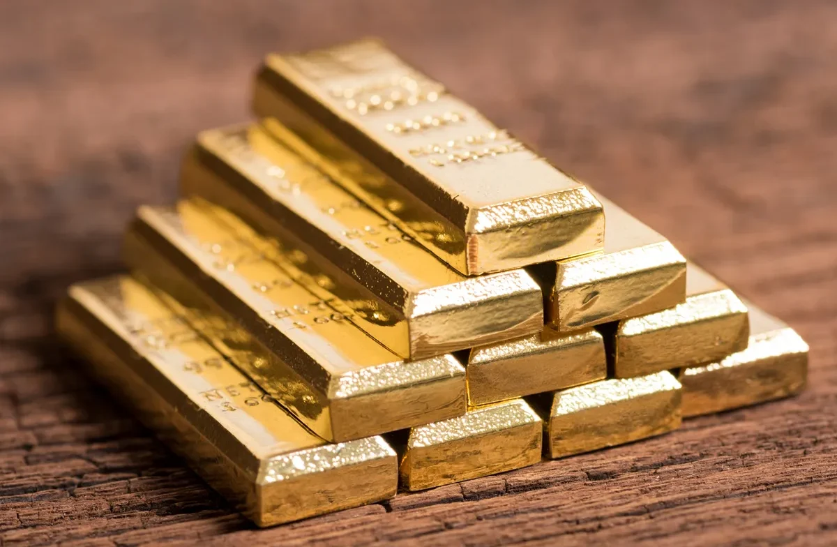 پیش‌بینی قیمت طلا از ساکدن فایننشال؛ نوسان در محدوده ۵۰۰۰ دلار تا پایان فصل اول ۲۰۲۶