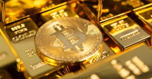 طلای آب شده بخریم یا ارز دیجیتال؛ کدام گزینه برای سرمایه‌گذاری بهتر است؟ | طلاین