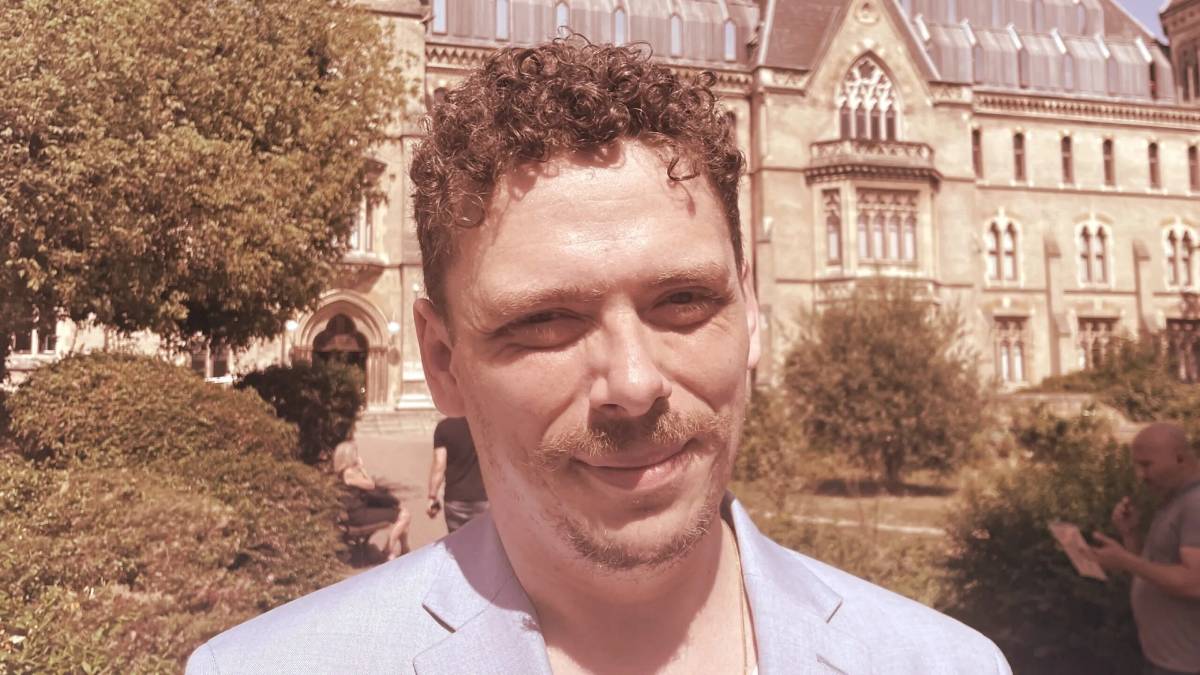 محکومیت توسعه‌دهنده پامپ فان به شش سال زندان