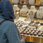 پیش‌بینی قیمت طلا در هفته آینده؛ دلار یا اونس، کدام دست بالا را دارد؟