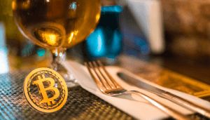 مجمع دیوانگان؛ داستان انفجار 2017 و جوانانی که با ارزهای دیجیتال میلیونر شدند مجمع دیوانگان؛ داستان انفجار 2017 و جوانانی که با ارزهای دیجیتال میلیونر شدند