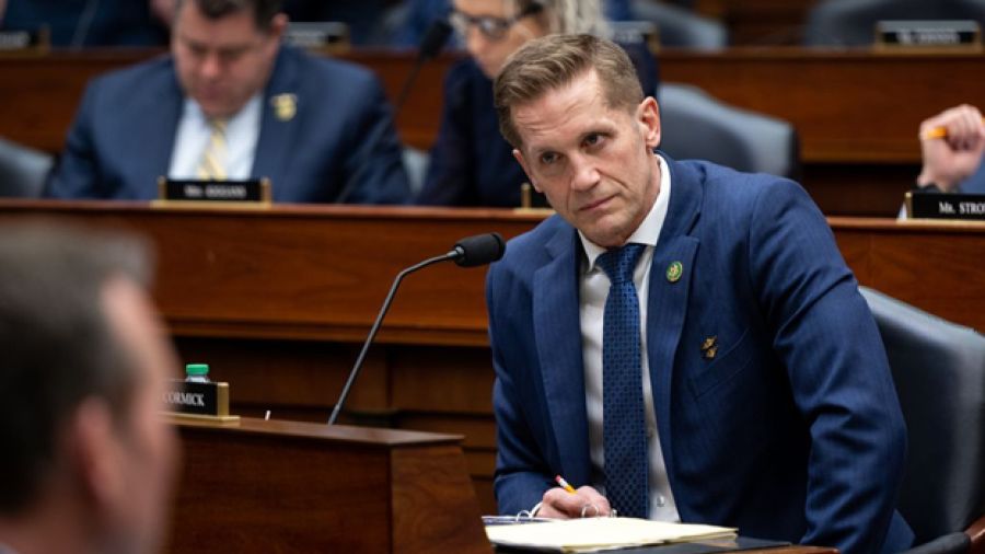 انتقاد نماینده کنگره از کندی واکنش به بازداشت مدیر بایننس