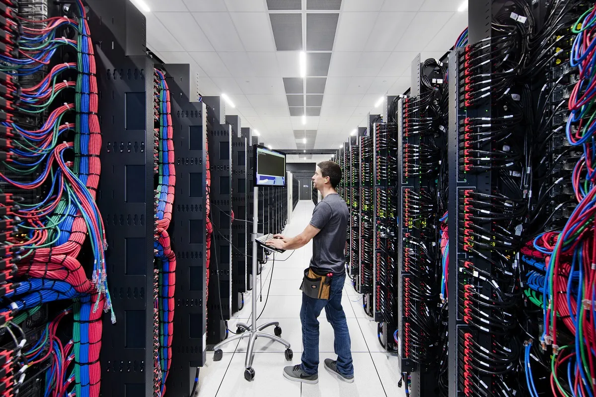 آی‌بی‌ام روی سرویس ابری بلاک چین راه‌اندازی می‌کند !