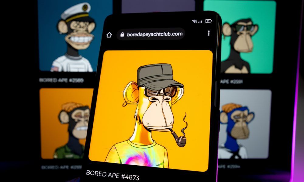 یک شکایت دسته‌جمعی ادعا می‌کند که شرکت یوگا لبز با افراد مشهور توطئه کرده است تا قیمت NFT‌های خود را افزایش دهد