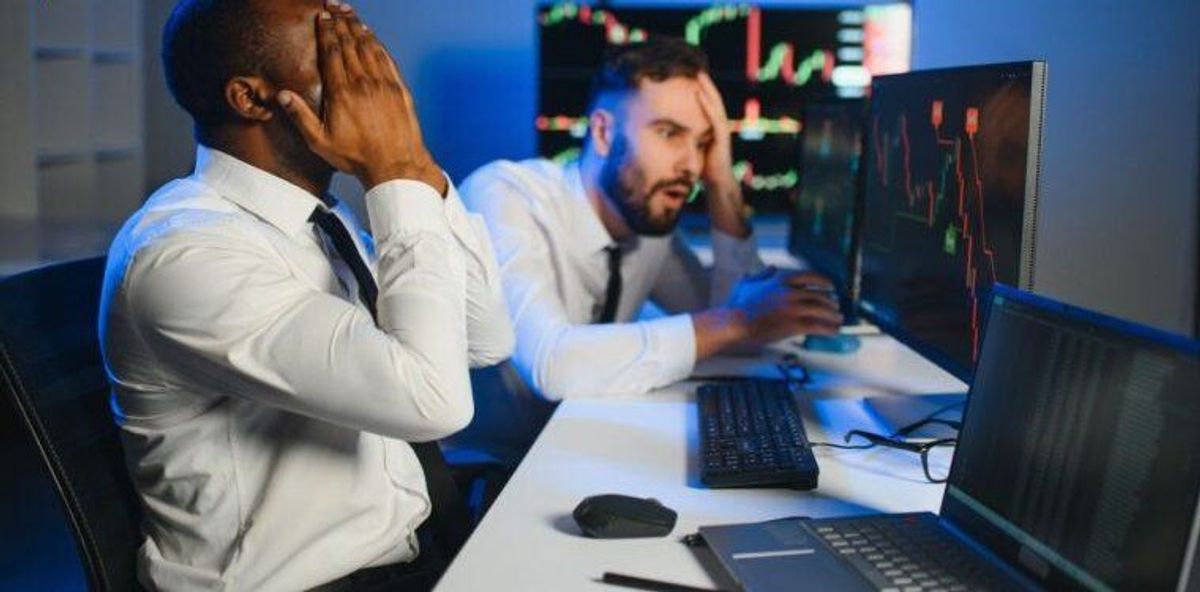 خروج ۱۲۴ میلیون دلاری از ETFهای بیت کوین و ادامه فشار فروش