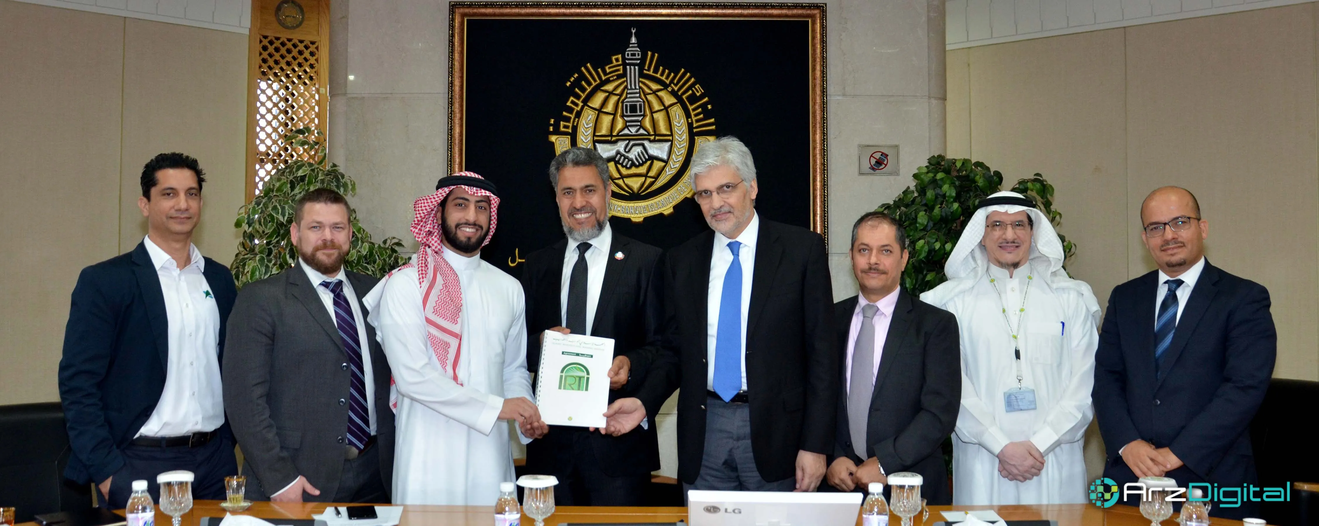 بانک توسعه اسلامی در حال تحقیق در خصوص محصولات بلاکچِین مطابق با شریعت اسلام