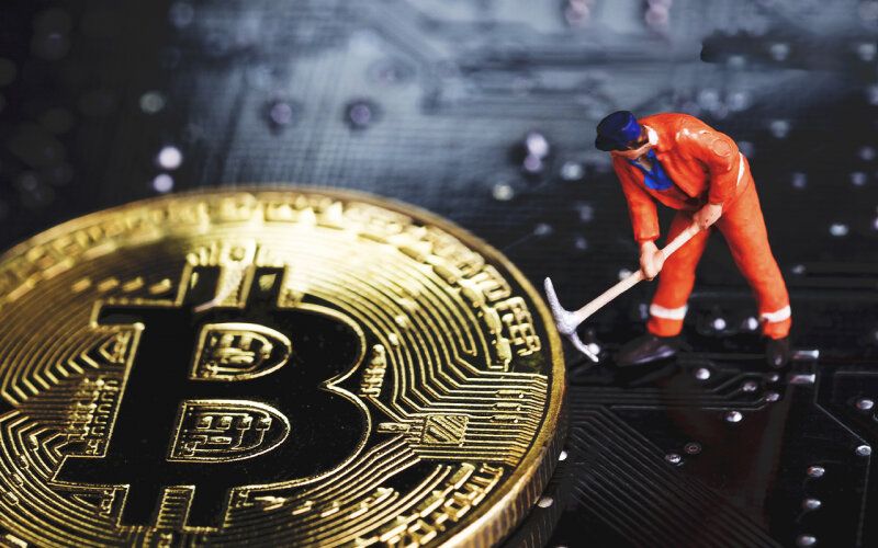 بنیان‌گذار کاردانو از فرایند متمرکز استخراج بیت کوین انتقاد کرد