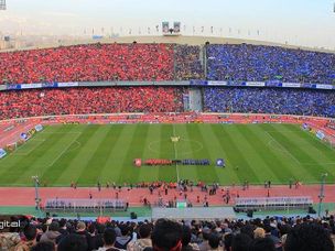 تبلیغات پروژه کلاهبرداری E۲C روی لباس استقلال و پرسپولیس در دربی ۸۹ !