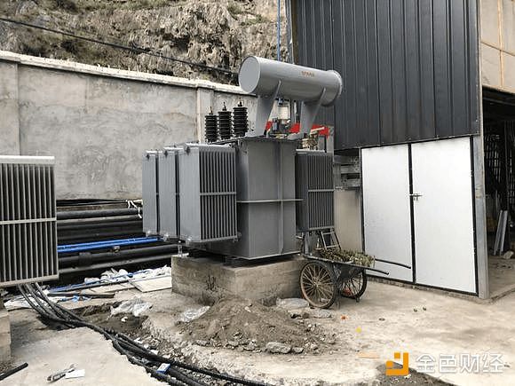 سیل چند مرکز بزرگ استخراج بیت کوین در چین را نابود کرد ! سیل چند مرکز بزرگ استخراج بیت کوین در چین را نابود کرد !