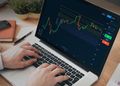 این تریدر معروف ۱۵۱ میلیون دلار روی صعود ۳ ارز دیجیتال بزرگ شرط‌بندی کرد