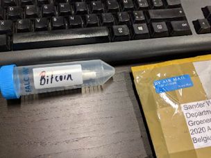 رمزگشایی کد ذخیره‌ بیت کوین در مولکول DNA توسط یک گروه نرم‌افزاری