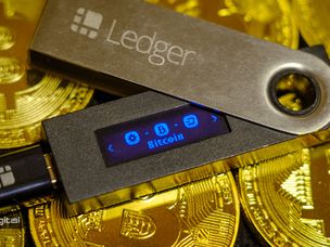 نقد و بررسی تخصصی کیف پول سخت افزاری لجر نانو اس (Ledger Nano S)