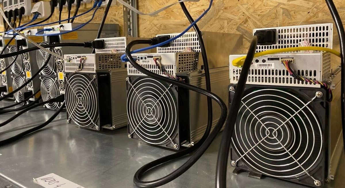 کشف ۴۴ دستگاه ماینر غیرمجاز در استان کرمانشاه