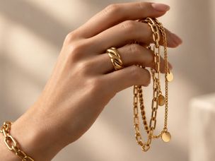 چه زمانی طلا بخریم؟ بهترین زمان خرید طلا در سال ۱۴۰۵