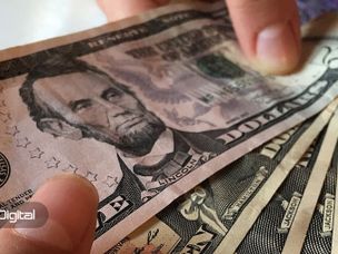 جهش ۲۵۰ تومانی دلار؛ قیمت رسمی به ۱۳۸۵۰ رسید