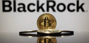 نوسان شدید بیت کوین؛ سقوط به زیر ۶۶,۰۰۰ دلار در پی انتقال دارایی‌های بلک راک