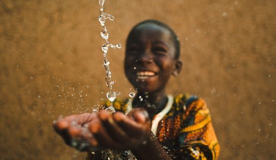 موسسه خیریه آب صندوق بیت کوین راه‌اندازی کرد