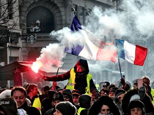 معترضان فرانسه به دنبال خارج کردن پول از بانک‌ها برای فشار به دولت/ چیزی شبیه به رویداد اثبات کلیدها در بیت کوین !