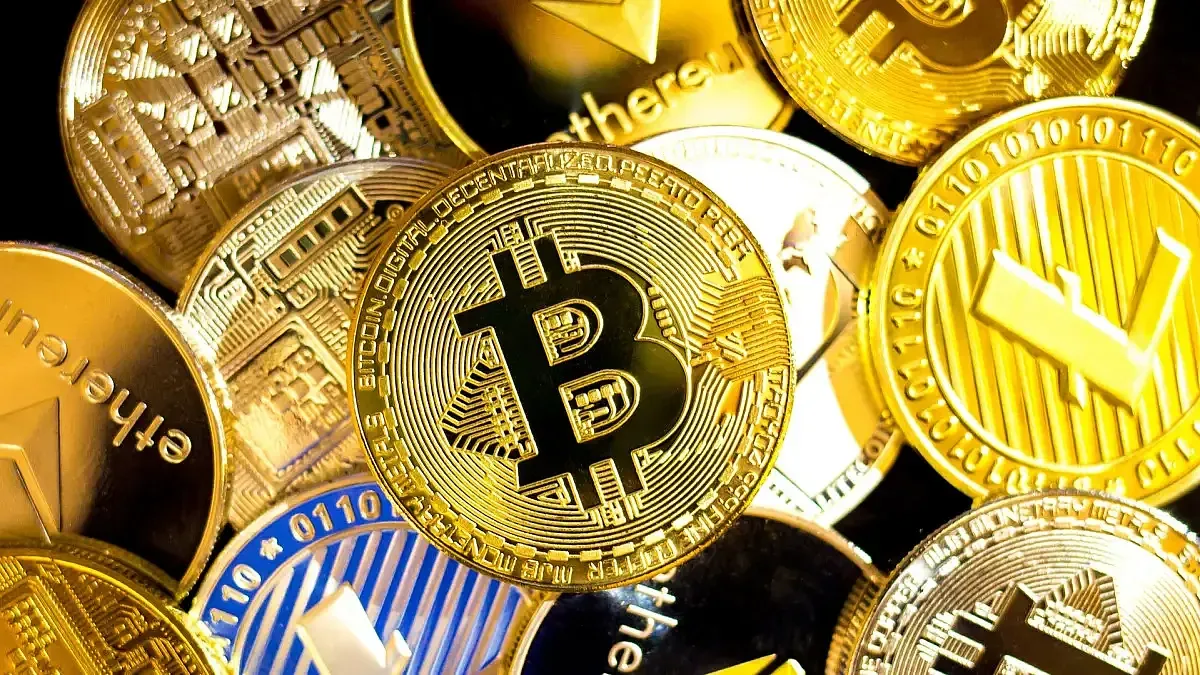 افت ۱.۶ درصدی ارزش کل بازار ارزهای دیجیتال به ۳.۷۸ تریلیون دلار