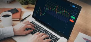 این تریدر معروف ۱۵۱ میلیون دلار روی صعود ۳ ارز دیجیتال بزرگ شرط‌بندی کرد