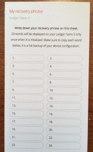 نقد و بررسی تخصصی کیف پول سخت افزاری لجر نانو اس (Ledger Nano S) نقد و بررسی تخصصی کیف پول سخت افزاری لجر نانو اس (Ledger Nano S)