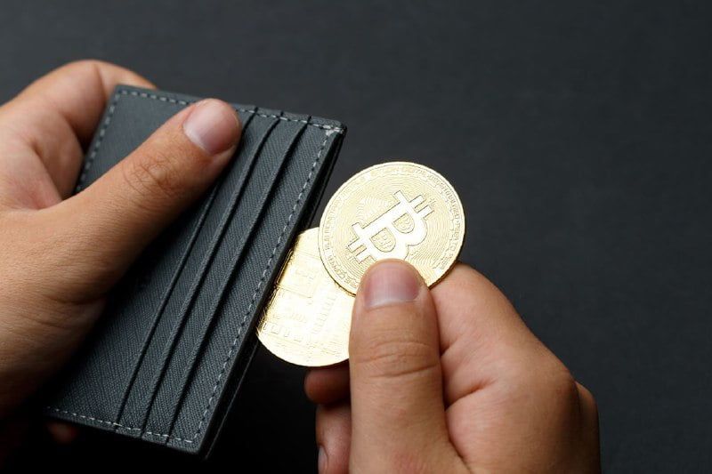 نتایج نظرسنجی فدرال رزرو: در سال گذشته ۱۲ درصد بزرگ‌سالان آمریکایی در ارزهای دیجیتال سرمایه‌گذاری کرده‌اند