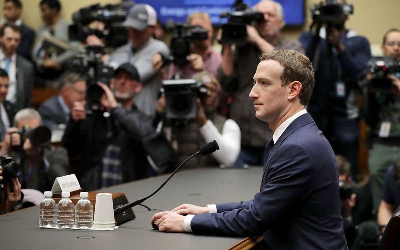 آیا فیسبوک میتواند از کاربرانش در برابر کلاهبرداریها حفاظت کند؟ توضیحات مارک زاکربرگ در کنگره سنا