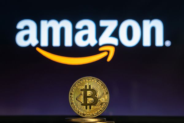 استراتژیست بلومبرگ: ارزش بازار بیت کوین میتواند از آمازون سبقت بگیرد