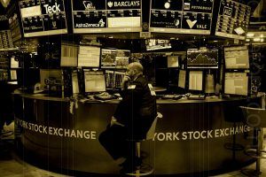 وضعیت خطرناک در بازارهای آمریکا؛ آیا قیمت بیت کوین منفجر میشود؟ وضعیت خطرناک در بازارهای آمریکا؛ آیا قیمت بیت کوین منفجر میشود؟