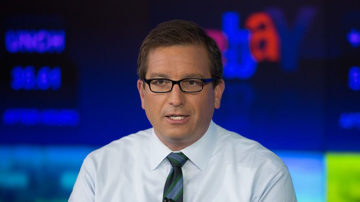 تحلیلگر شبکه CNBC: قیمت بیت کوین ممکن است تا نزدیکی ۱۰هزار دلار سقوط کند