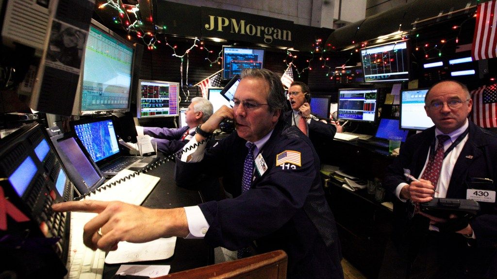 بانک‌های ایالات‌متحده در بحبوحه ورشکستگی بانک‌ها و تضمین‌های رئیس‌جمهور، نوسانات و توقف معاملات را تجربه می‌کنند