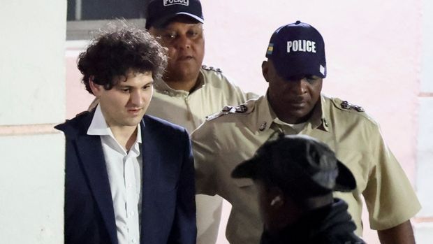 سم بنکمن فرید می‌خواهد پیش از استرداد به آمریکا اتهاماتش را ببیند