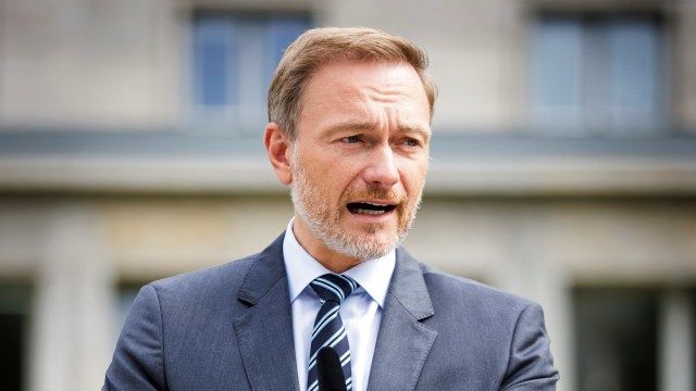انتقاد شدید وزیر دارایی سابق آلمان از سیاستهای بیت کوینی دولت