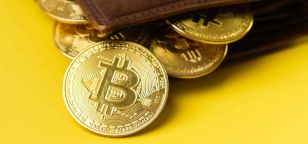 بیداری کیف پول‌های قدیمی بیت کوین و انتقال ۵۰ میلیون دلار در سپتامبر