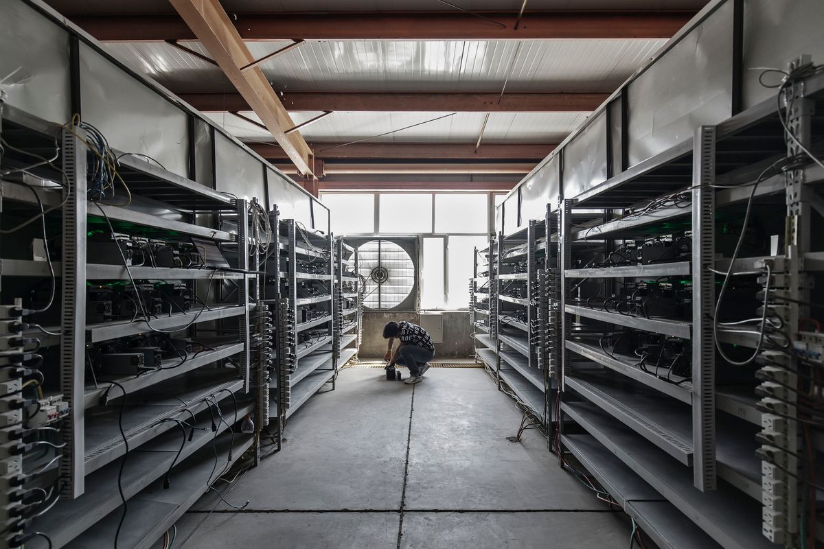 یک شرکت استخراج آمریکایی مجبور به فروش ۳۰ میلیون دلار از تجهیزات مستقر در روسیه خود شد