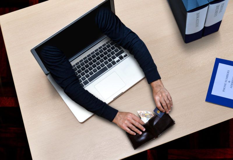 بررسی فرصت‌ها و مخاطرات بازار ارزهای دیجیتال در گزارش همایش چشم‌انداز اقتصاد ایران در سال ۹۷