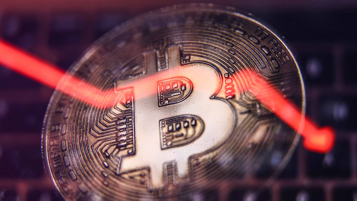 احتمال کاهش قیمت بیت کوین به ۵۶ هزار دلار