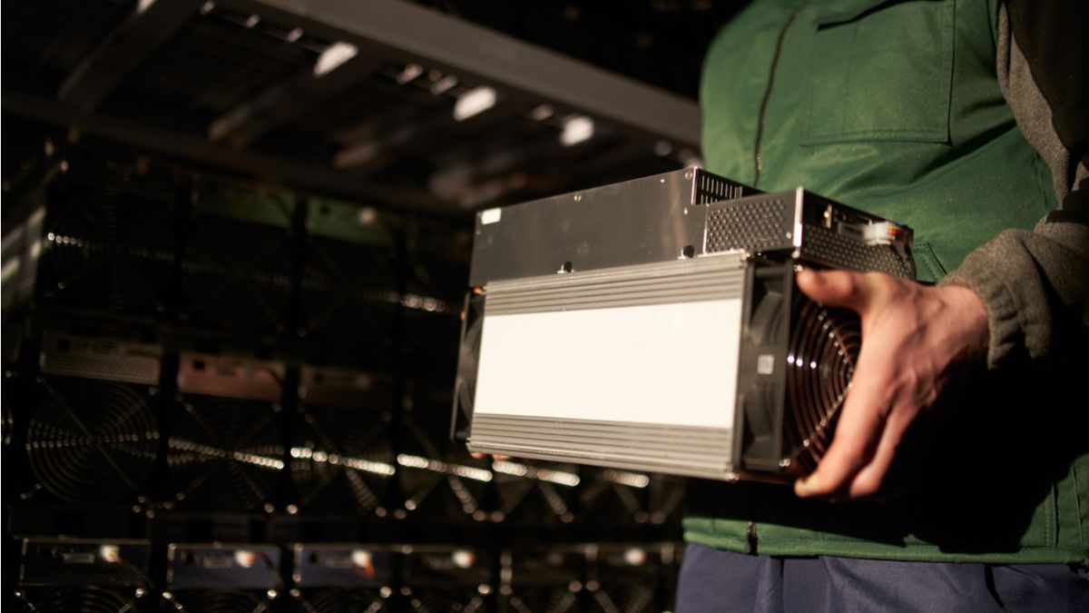 سارق دستگاه‌های ماینر به سه سال زندان محکوم شد