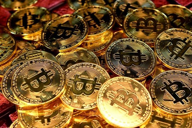 کاهش فشار فروش بیت کوین از سوی دارندگان بلندمدت و ماینرها