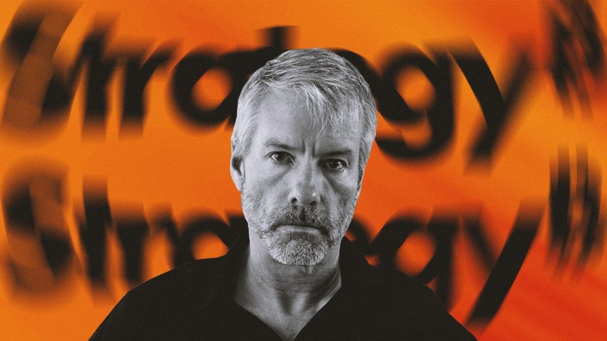 ضرر ۹۰۰ میلیون دلاری مایکل سیلور؛ سقوط قیمت بیت کوین به زیر میانگین خرید استراتژی