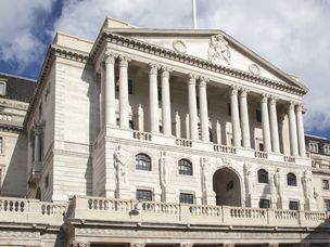 همه تردیدهای خرید بیت‌کوین/ آیا بیت کوین بانک‌های مرکزی را دور می‌زند؟