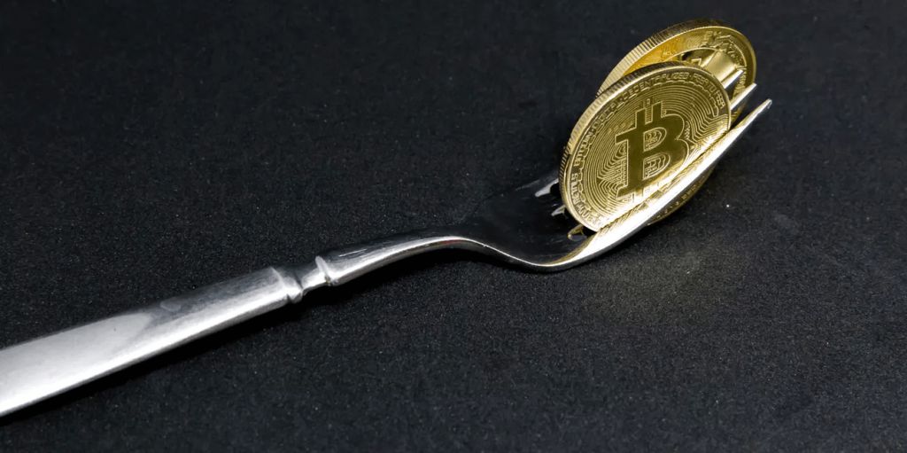 کوین بیس، بایننس و صرافی‌های بزرگ ارزهای دیجیتال از فورک بیت کوین کش پشتیبانی می‌کنند !