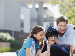 روند رو به رشد اضافه شدن درس Blockchain به کورس های دانشگاهی برای برآورده کردن تقاضای بازار