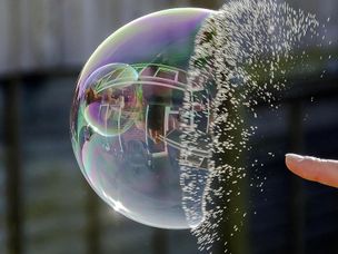 چرا و چگونه حباب قیمتی ارزدیجیتال میترکد؟